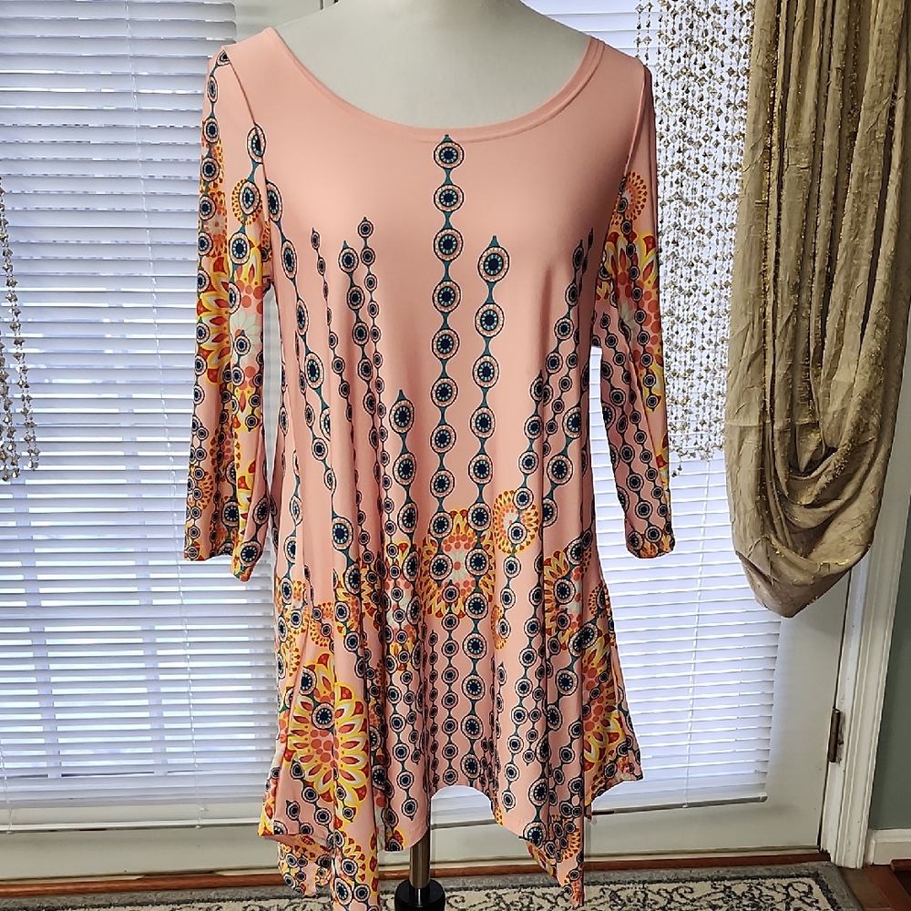 Vibrant Pink Tunic with Geometric Design - Picture 1 of 3